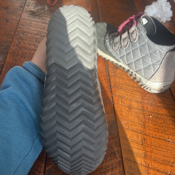 Sorel booties - Picture 5 of 5